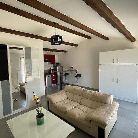 Studio Charmant Avec Terrasse Lançon-Provence Zewnętrze zdjęcie