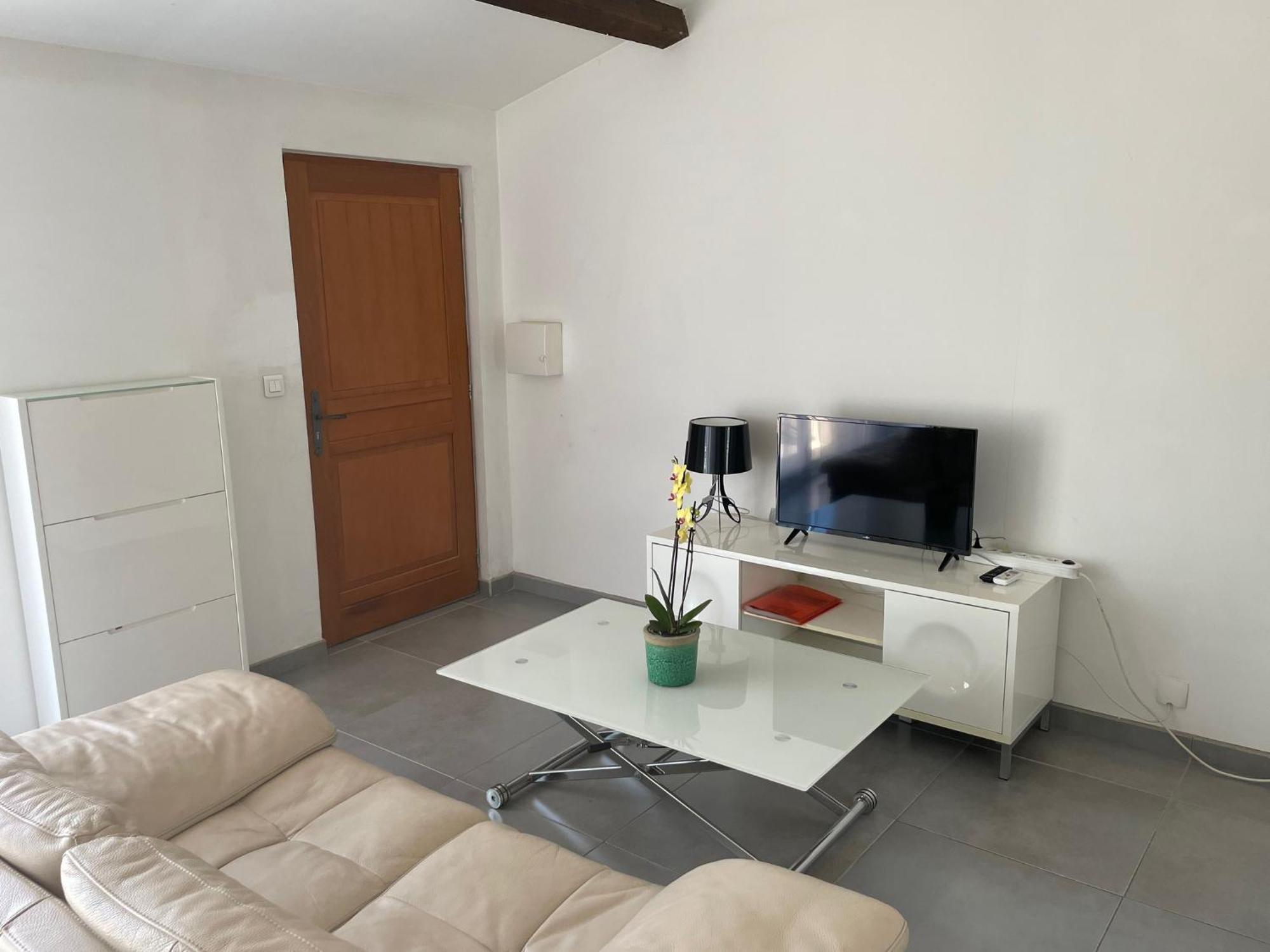 Studio Charmant Avec Terrasse Lançon-Provence Zewnętrze zdjęcie